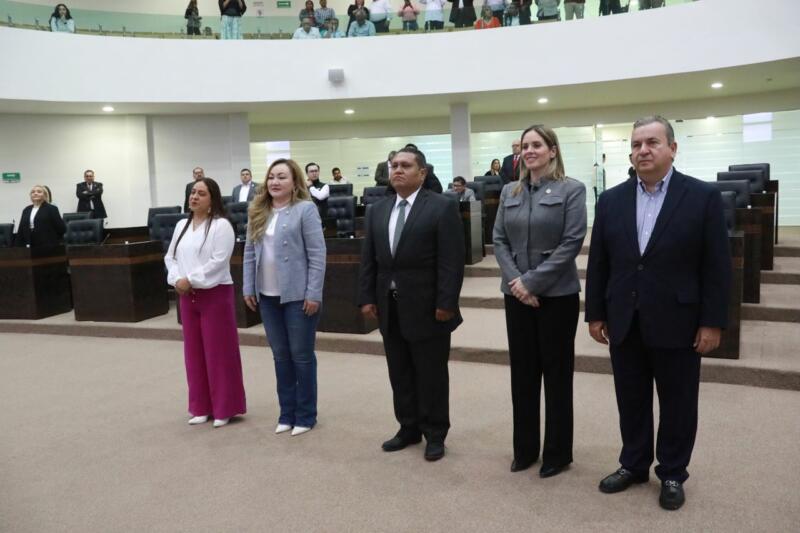 Marte Ruiz toma protesta como diputado del Congreso del Estado.