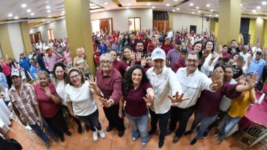 Olga Sosa y José Ramón Gómez se reúnen con militantes en Soto La Marina.