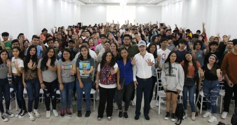 Olga Sosa y JR estuvieron en Río Bravo durante su campaña proselitista.
