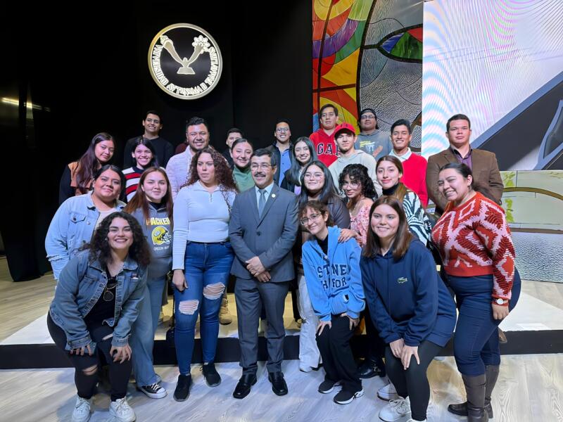 El Rector de la UAT, Dámaso Anaya invitó a los jóvenes próximos a egresar del nivel medio superior a conocer la extensa oferta de programas de licenciatura