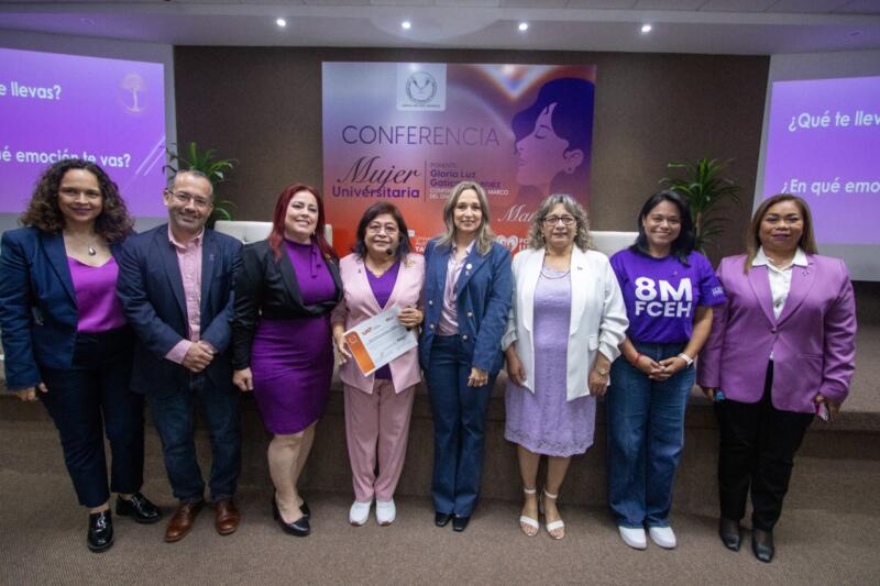 Isolda Rendón presidió el evento de la UAT por el Día Internacional de la Mujer