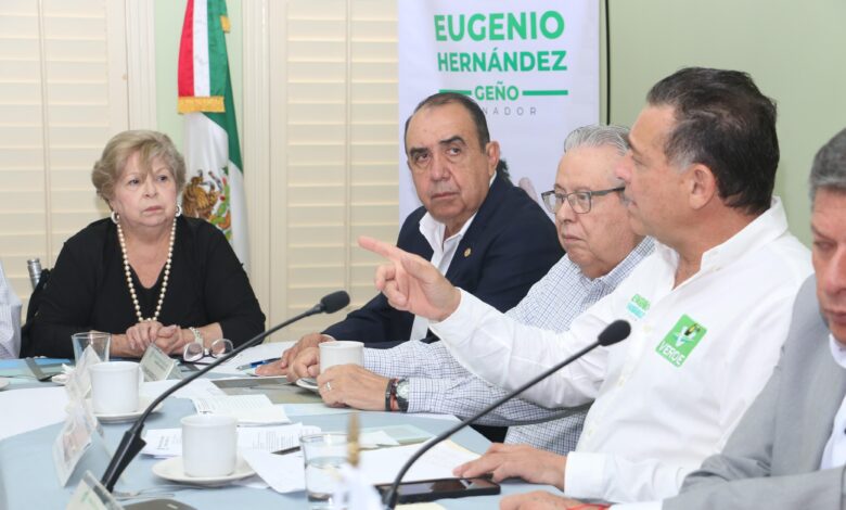 Manuelita Gallegos de González, reconoció el humanismo de Geño Hernández.