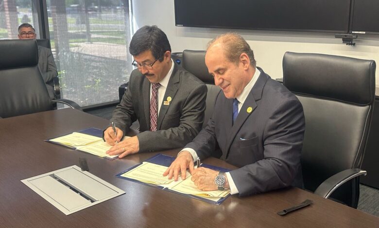 Firman convenio UAT y South Texas
