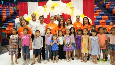 El Rector de la Universidad Autónoma de Tamaulipas y su esposa presidieron la celebración del Día del Niño.