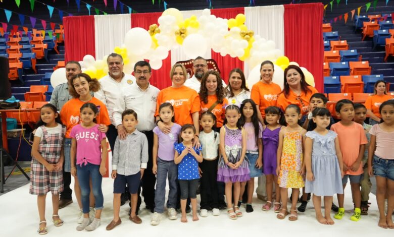 El Rector de la Universidad Autónoma de Tamaulipas y su esposa presidieron la celebración del Día del Niño.