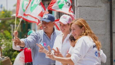 Ale Cárdenas recorrió y dialogó con los vecinos de las colonias Lucio Blanco, Emilio Caballero y Pajaritos, a lado del candidato a la alcaldía Oscar Almaraz.
