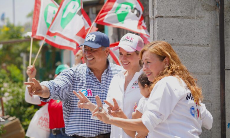 Ale Cárdenas recorrió y dialogó con los vecinos de las colonias Lucio Blanco, Emilio Caballero y Pajaritos, a lado del candidato a la alcaldía Oscar Almaraz.