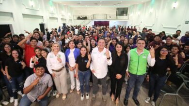 Geño se reunió con universitarios en Tampico.