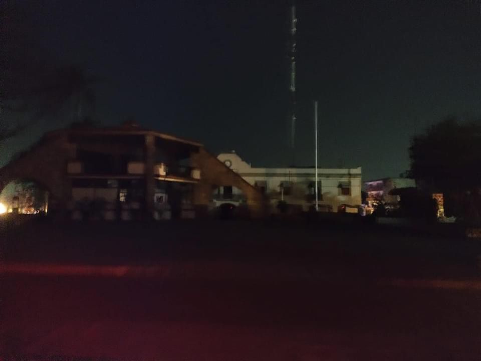 En penumbras estuvieron cientos de familias en la frontera por mega apagón.