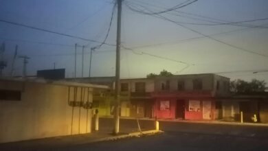 Cortes de energía eléctrica afectaron a cientos de familias.