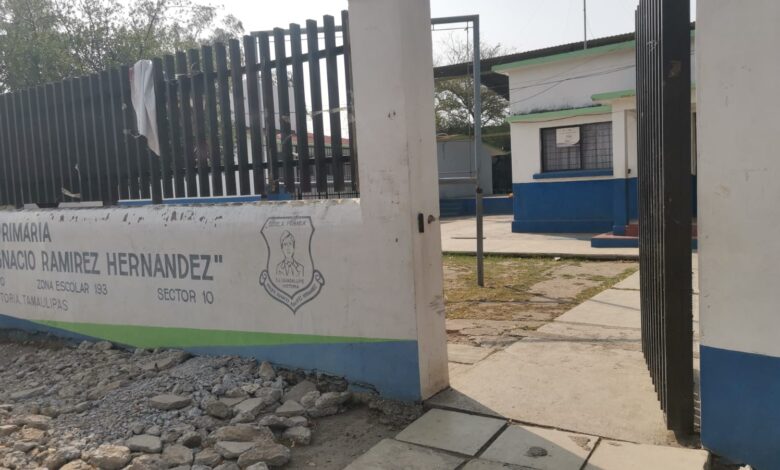 La escuela primaria "Ignacio Ramírez Hernández" del Ejido Guadalupe Victoria, reanudó clases este jueves.