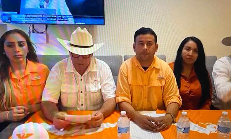 Pedro Salazar Rodríguez, candidato a la alcaldía de Jiménez por Movimiento Ciudadano, responsabilizó a la candidata de Morena, Corina Garza Arreola de lo que pueda ocurrirle.