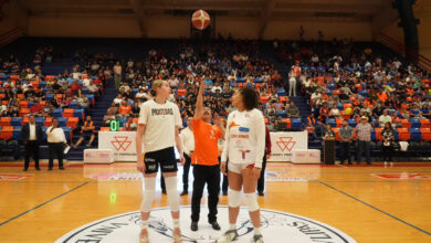 El Rector Dámaso Leonardo Anaya Alvarado, puso en marcha la serie inaugural de la Liga Nacional de Básquetbol Profesional (LNBP).