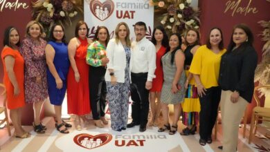 el Rector Dámaso Leonardo Anaya Alvarado expresó su reconocimiento a la labor que desempeñan las universitarias para engrandecer a la máxima casa de estudios del estado.