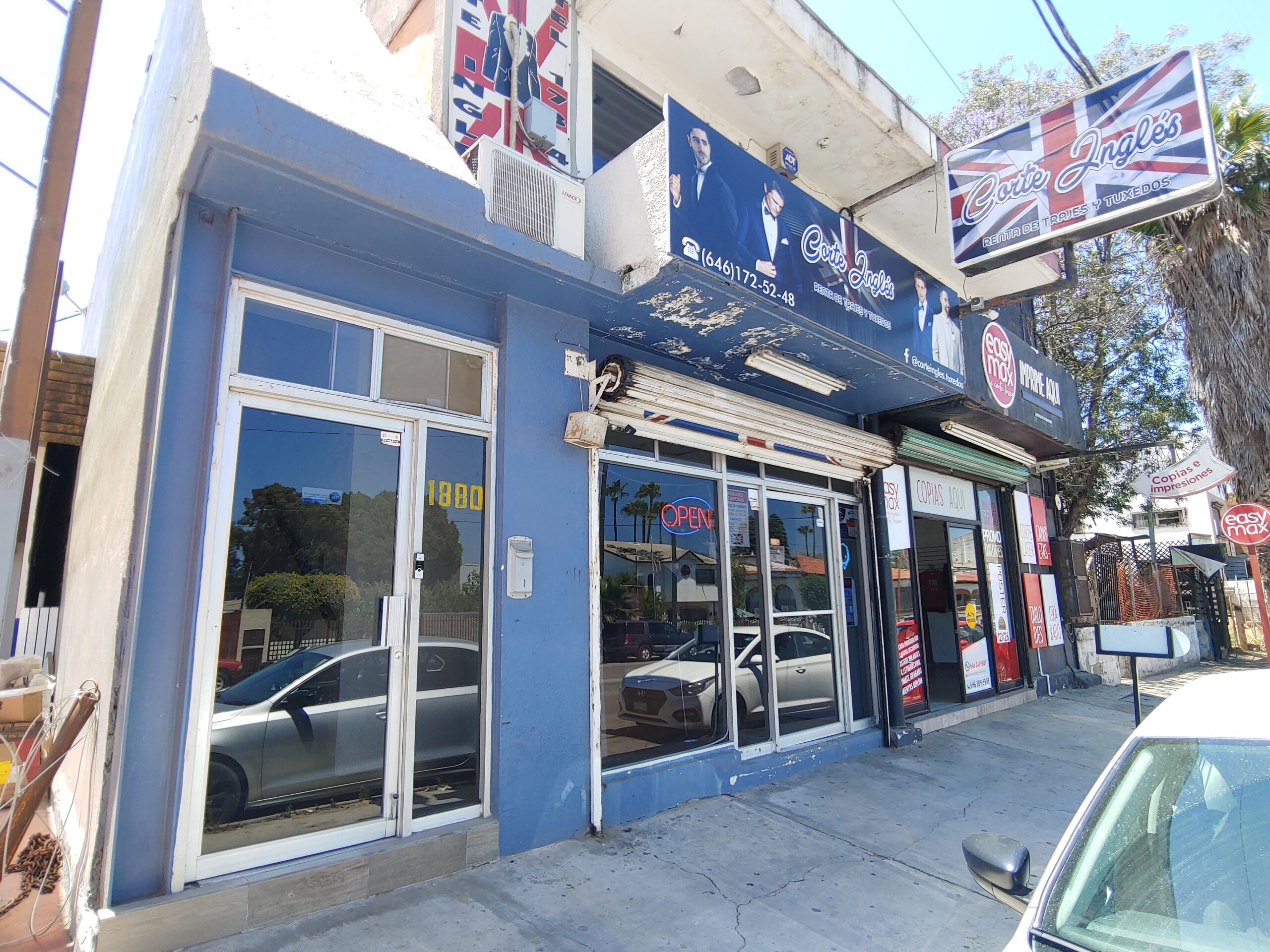 La empresa General de Seguros, S.A.B., indicó como domicilio una tienda de renta de smokings, en Ensenada, B.C.Crédito: Isaac Rosas.