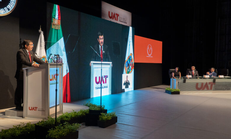 UAT a estudiantes