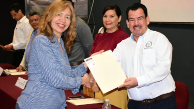 Entregaron credenciales de certificación y constancias académicas a guías turísticos.