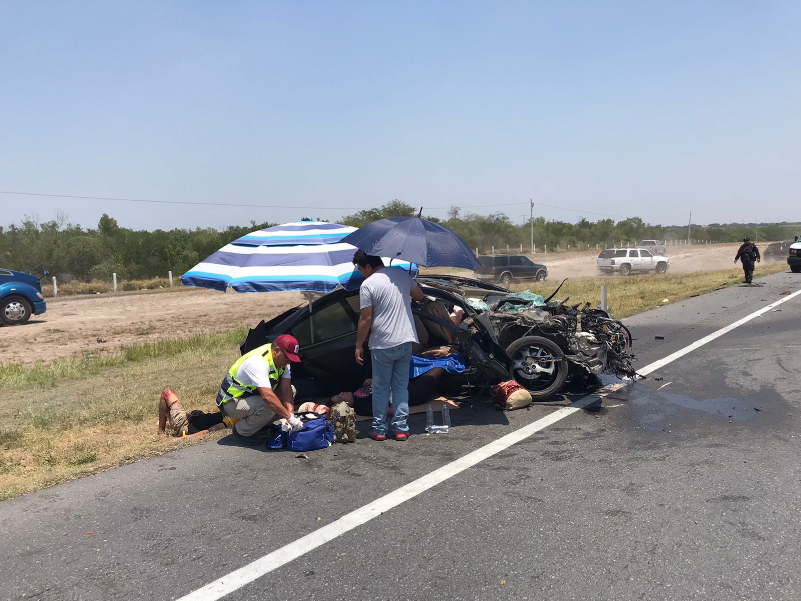 Choque frontal contra patrulla deja una mujer fallecida.