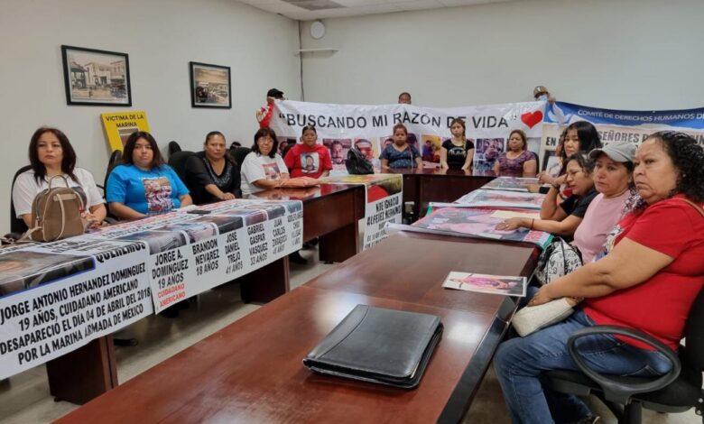 Los familiares se reunieron con la Fiscal de Derechos Humanos de la Fiscalía General de la República (FGR).