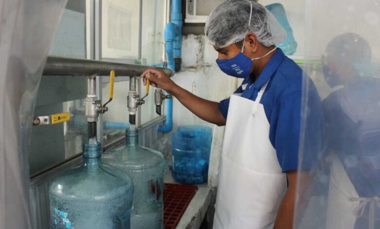 Sanciona Coepris a cinco purificadoras de agua en la zona sur.