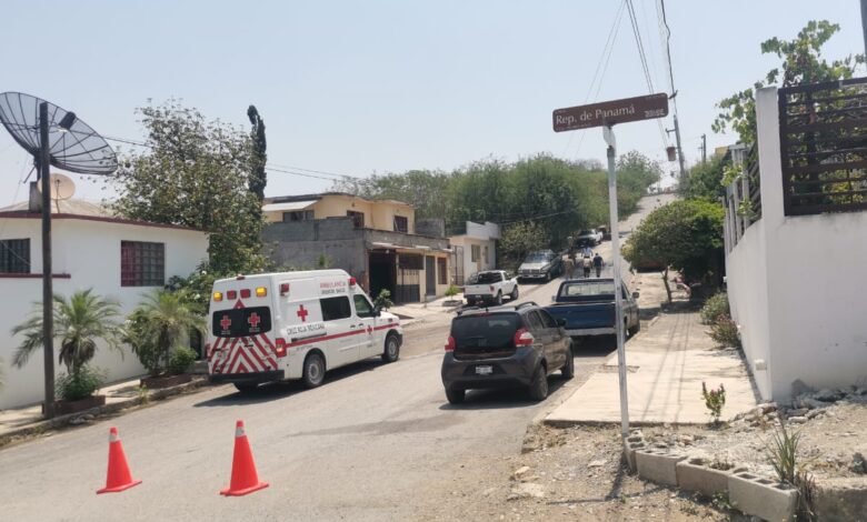 El trabajador de la Comapa fue llevado al hospital para ser atendido.
