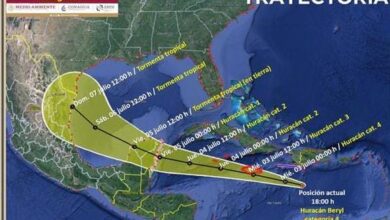 El centro del huracán Beryl de categoría 4 en la escala Saffir-Simpson, se localiza en el Mar Caribe, informó esta tarde el Servicio Meteorológico Nacional.