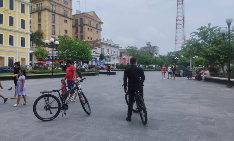 El agrupamiento ciclista de la Guardia Estatal brinda seguridad en zonas turísticas.