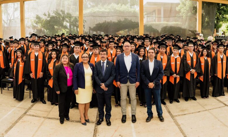 La Universidad Autónoma de Tamaulipas (UAT) egresó a un total de 310 estudiantes que concluyeron su bachillerato en la Escuela Preparatoria Mante.
