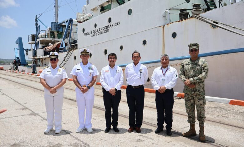 La Administración del Sistema Portuario Nacional de Tampico (ASIPONA) le entregó a la Universidad Autónoma de Tamaulipas el buque de investigación oceanográfica UAT-I-CIDIPORT.
