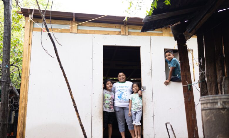 La Fundación Techo México y el Sistema DIF Tamaulipas, que preside la doctora María de Villarreal, se encuentran trabajando en la construcción de 60 casas habitación.
