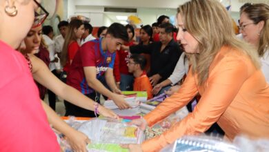 Se llevó a cabo una jornada de empaquetado de útiles escolares en el Centro Universitario Sur de la UAT.