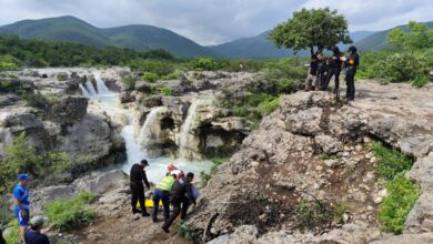 Solo dos personas que cayeron de su propia altura en las cascadas de Juan Capitán fueron trasladadas para su atención médica.