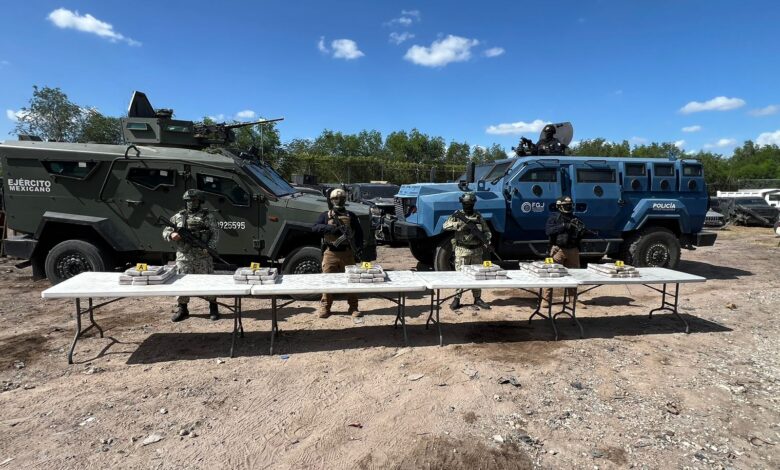 Policías de Investigación de la Fiscalía de Tamaulipas y elementos de Sedena aseguraron 84 paquetes con cocaína.
