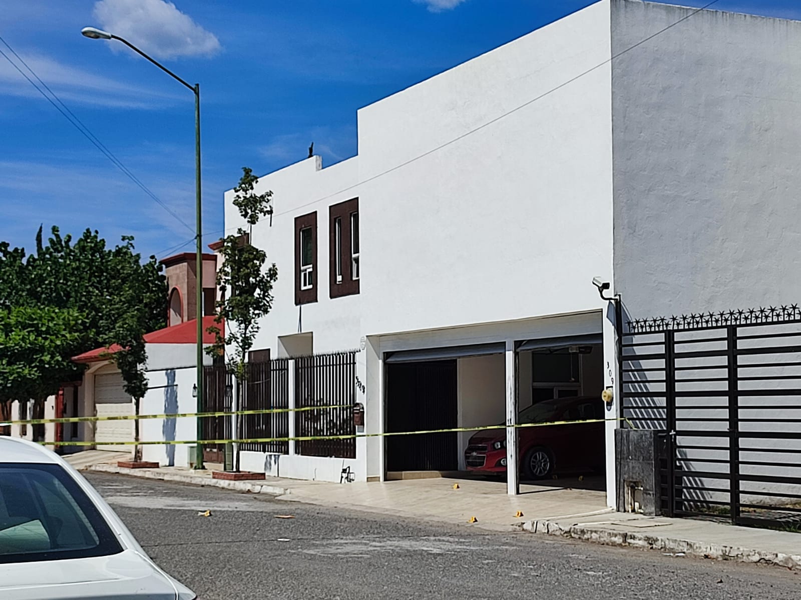 El lugar fue acordonado por las autoridades.