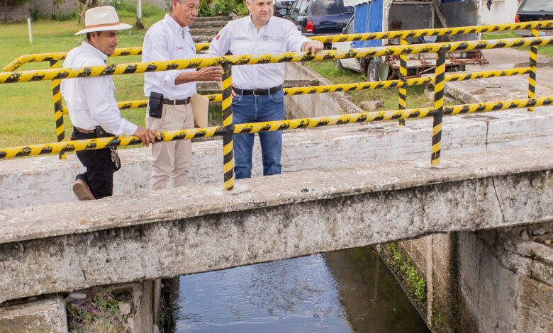 El Gobierno municipal ha intensificado las labores de limpieza y mantenimiento a los más de 50 canales pluviales.