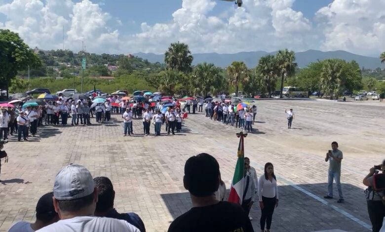 Trabajadores del Poder Judicial de la Federación marcharon al Poder Judicial del Estado y pidieron sumarse a su protesta.