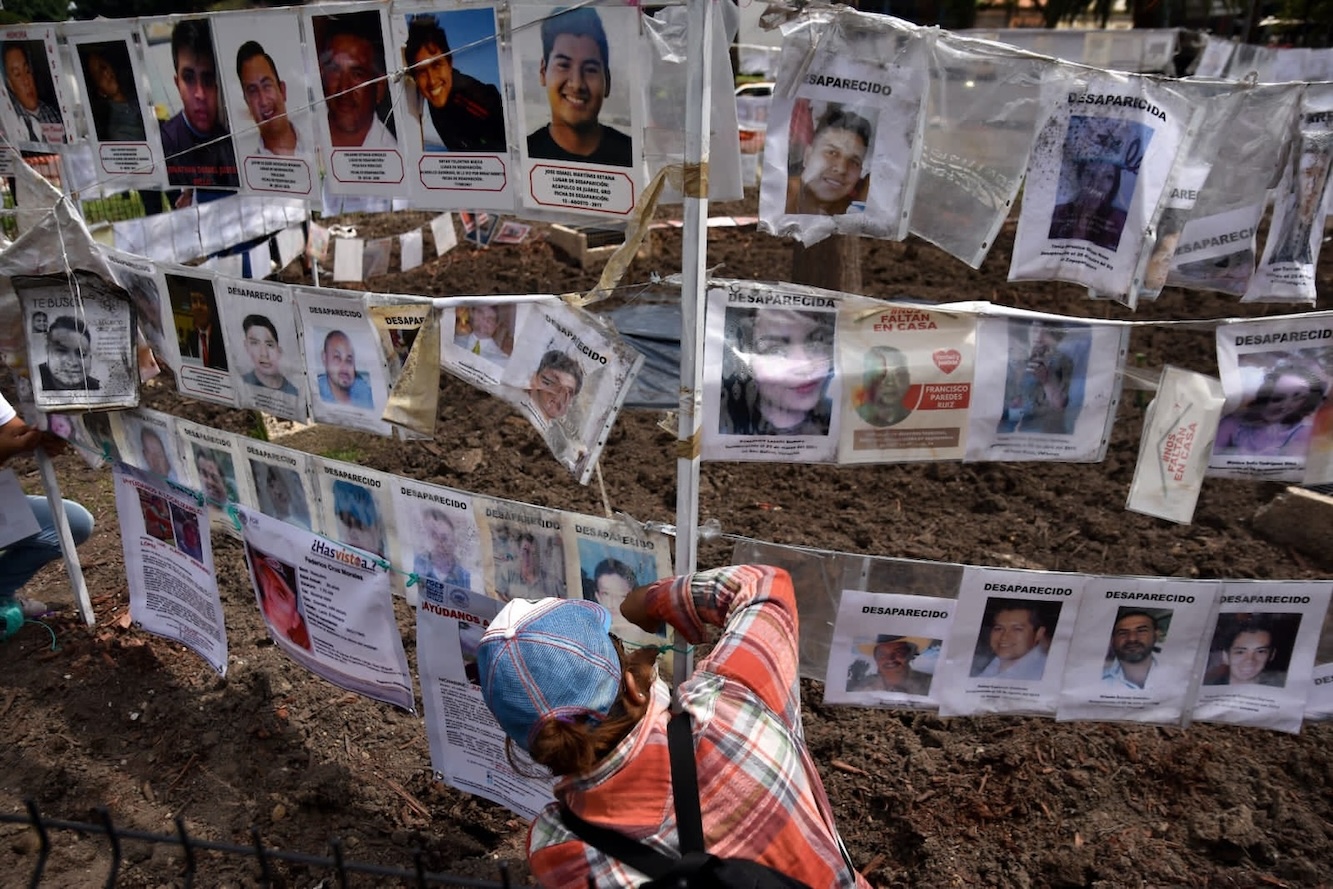 Protesta de familiares de personas desaparecidas realizada en agosto de 2022 para exigir la creación del Banco Nacional de Datos Forenses. (Aranza Bustamante/ObturadorMX)