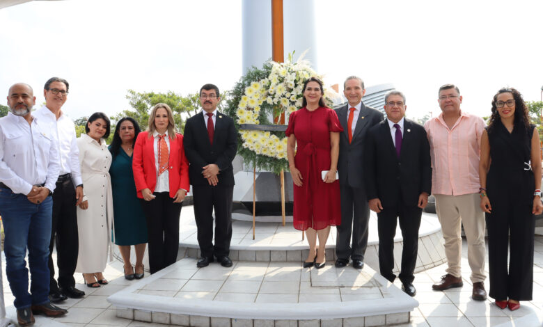 El Rector Dámaso Anaya Alvarado, presidió la ceremonia del 74 aniversario de la fundación de la Universidad Autónoma de Tamaulipas (UAT).