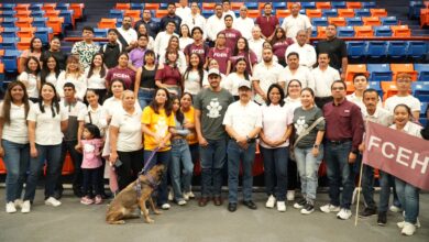 El Rector de la Universidad Autónoma de Tamaulipas (UAT), Dámaso Anaya Alvarado, presidió la entrega en adopción de diez héroes caninos retirados de corporaciones de seguridad y auxilio.