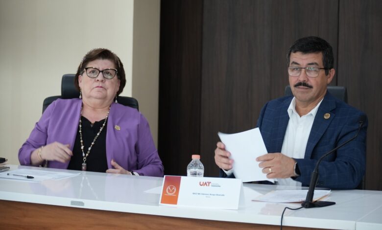 Dámaso Anaya agradeció al Comité de Evaluadores de los CIEES por el trabajo en este proceso que busca reafirmar la calidad del programa educativo de Derecho que se imparte en Nuevo Laredo.