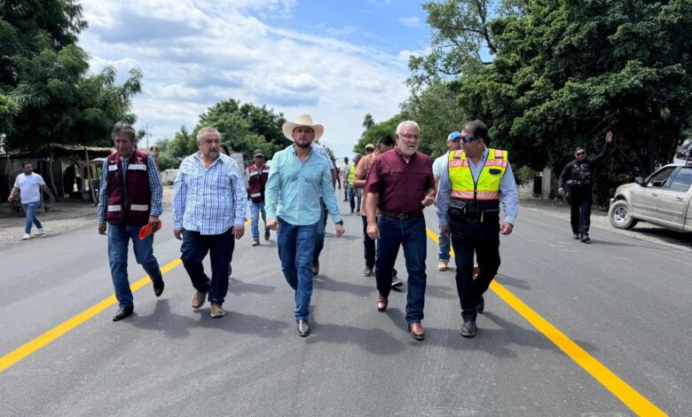 La Secretaría de Obras Públicas, rehabilita la carretera Victoria-Matamoros en su tramo frente a la cabecera municipal de Nuevo Padilla.