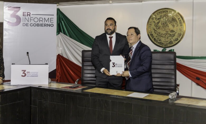 Carlo Alberto González Portes, rindió el Tercer Informe de Gobierno del Ayuntamiento de Ciudad Madero.