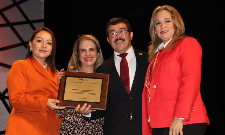 La Universidad Autónoma de Tamaulipas (UAT) recibió constancias de acreditación de calidad para ocho de sus programas educativos.