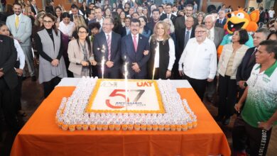 El Rector de la Universidad Autónoma de Tamaulipas (UAT), Dámaso Anaya Alvarado, expresó su reconocimiento a la Facultad de Comercio y Administración Victoria (FCAV) por su 57 aniversario.