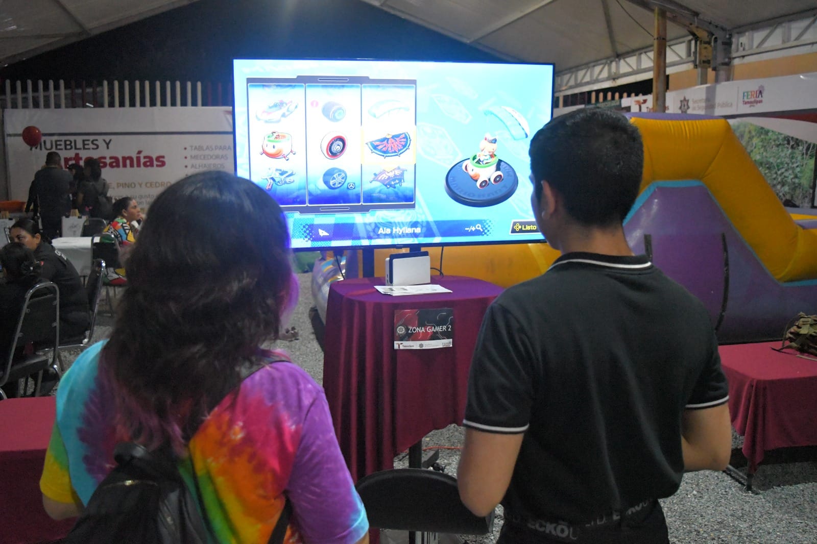 En el stand de la feria, la Guardia Estatal Cibernética fomenta el civismo digital.