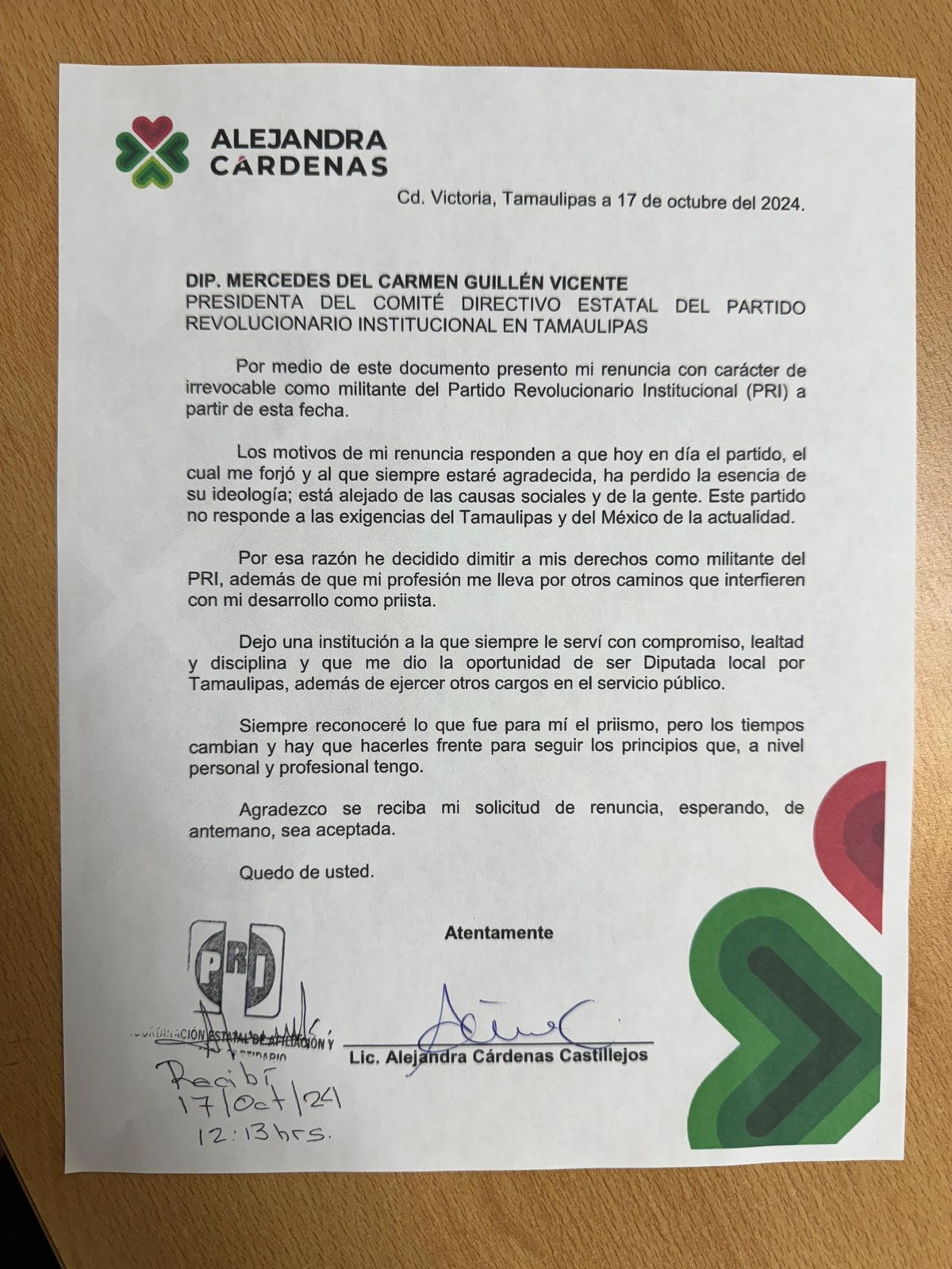 Alejandra Cárdenas Castillejos presentó su renuncia irrevocable a la militancia del PRI.