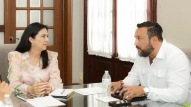 La presidenta municipal Mónica Villarreal Anaya, y el secretario de Turismo en Tamaulipas, Benjamín Hernández Rodríguez se reunieron para analizar proyectos turísticos.