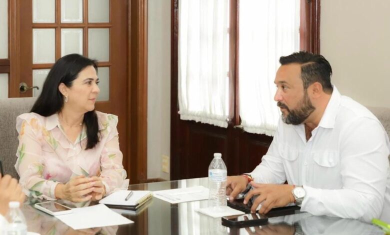 La presidenta municipal Mónica Villarreal Anaya, y el secretario de Turismo en Tamaulipas, Benjamín Hernández Rodríguez se reunieron para analizar proyectos turísticos.