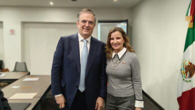 Marcelo Ebrard Casaubón, Secretario de Economía y Ninfa Cantú Deandar, Secretaria de Economía de Tamaulipas.
