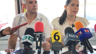 Juan Carlos Zertuche Romero y Mayra Benavides Villafranca.
